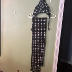 Winter kids hat and scarf set one size.